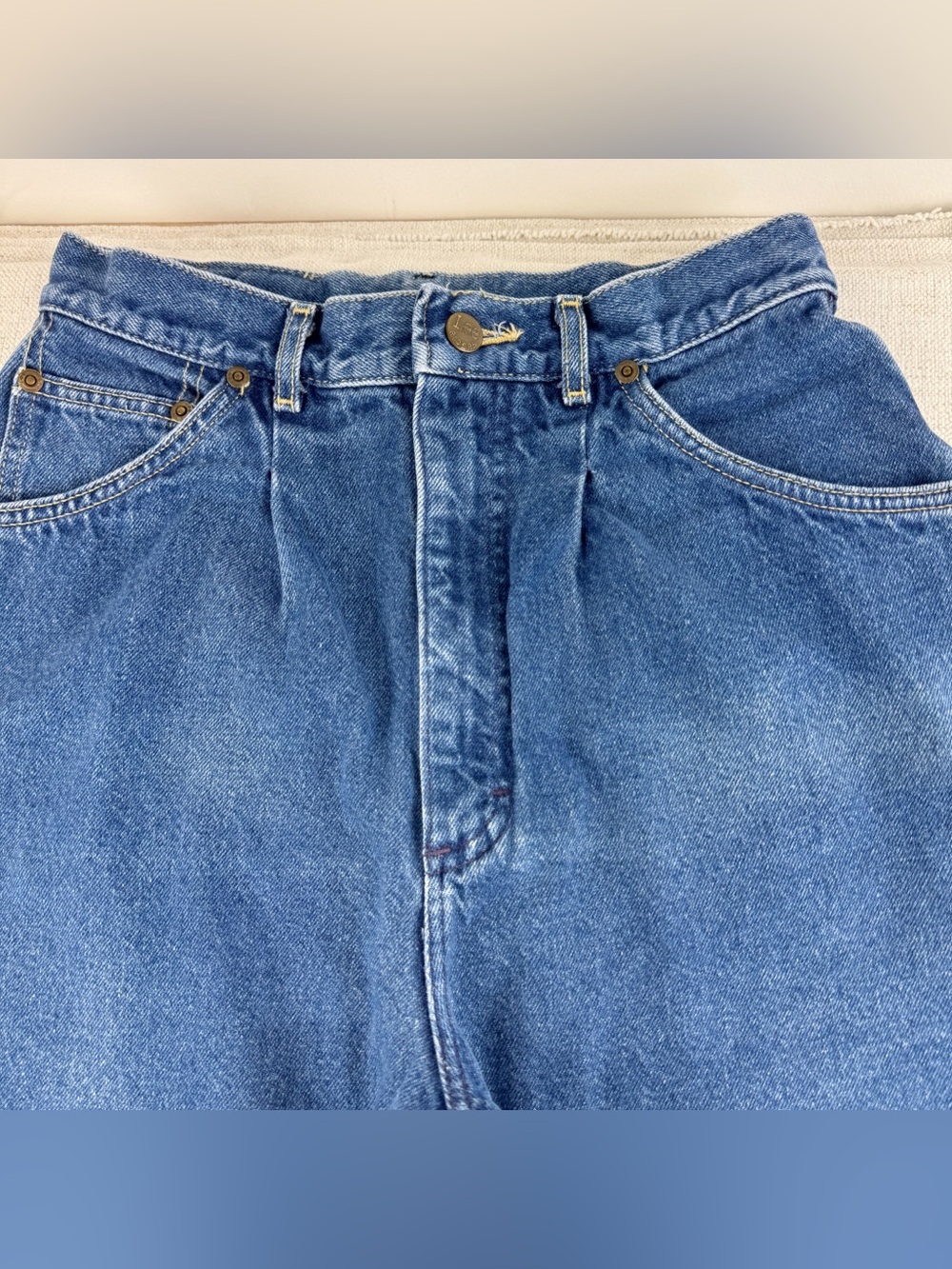 Lee high rise mom jeans pleated front Made in USA Vintage size 12 medium wash - Picture 3 of 16